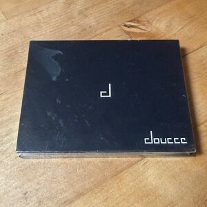 Doucce eyeshadow Palette NEW sealed in package